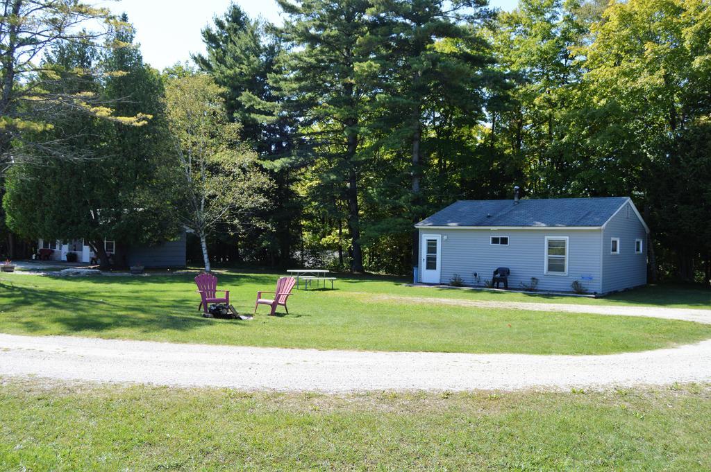 Baileys Sunset Cottages Baileys Harbor Exterior photo